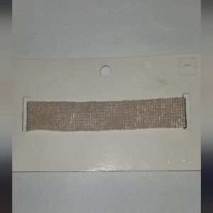 5/$25 Gorgeous Nude Shell Choker Necklace